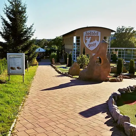 Pensión Restaurace A Golf Jested *