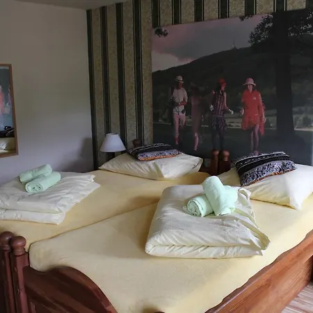 Restaurace A Golf Jested Guest house *