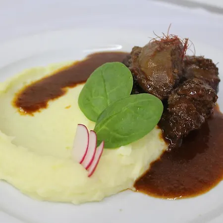 Restaurace A Golf Jested Svetla pod Jestedem