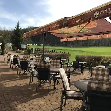Pensión Restaurace A Golf Jested *