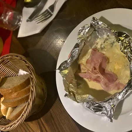 Restaurace A Golf Jested Pensión Svetla pod Jestedem